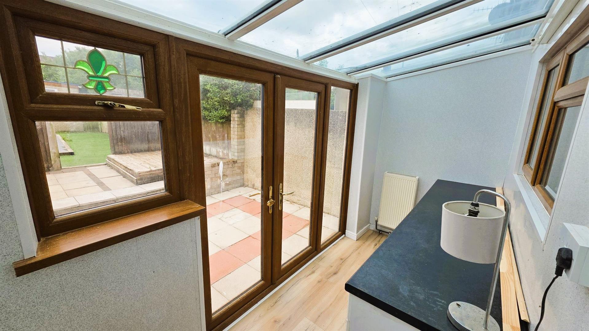 Bond Avenue, Llanelli, SA15 1RG